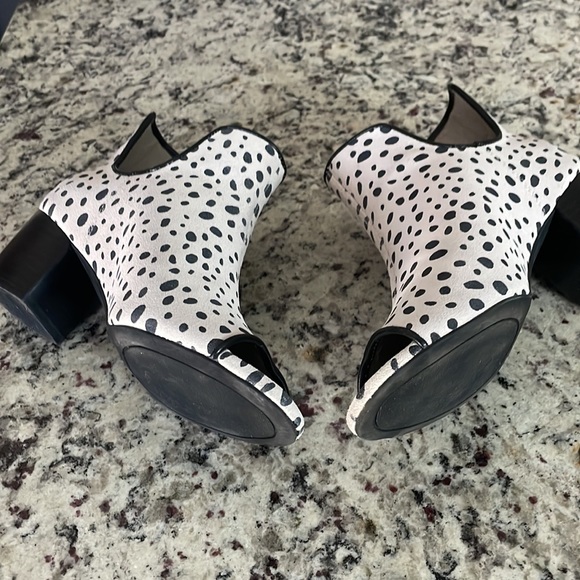 Logo Peep Toe Booties Dalmatian Black and White Print Size 6.5 - Picture 7 of 9